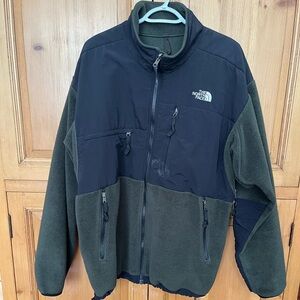 North Face XL Denali Jacket. Green with black
